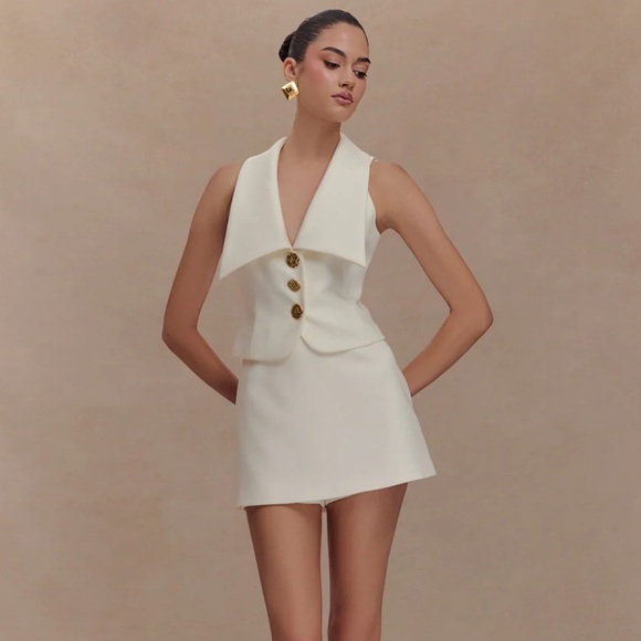 Meshki Alix Mixed Button Vest - Picture 2 of 11